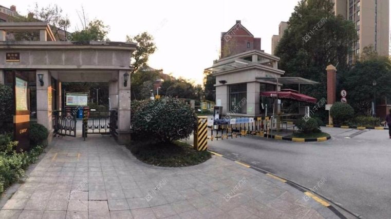 上海新城金郡一期南区实景图 上海新城金郡一期南区实景图