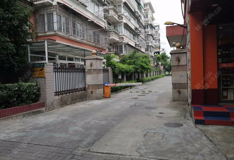 上海德华路328弄实景图