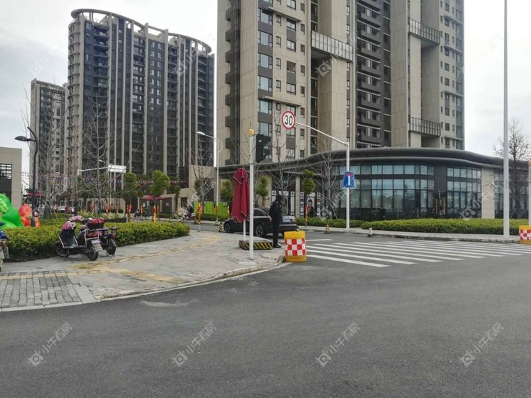 上海信义嘉庭一期实景图