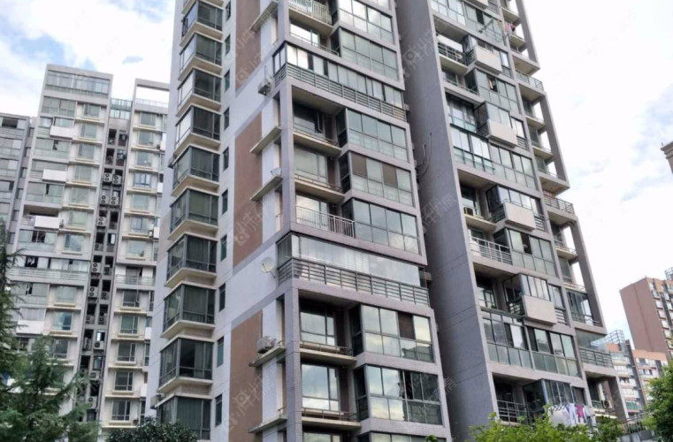 上海绿地名人坊二手房实景图