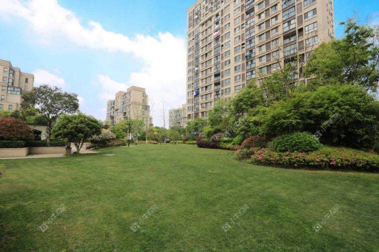 上海中建溪岸澜庭实景图