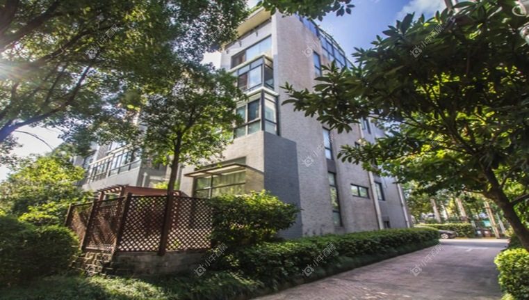 上海金地格林春晓别墅实景图